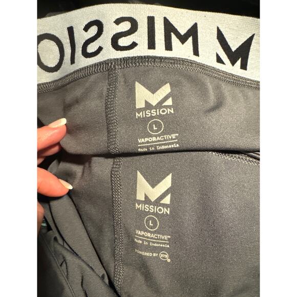 MISSION Women's Vaporactive Radiate Cropped Yoga Leggings bundle of two - Picture 9 of 11